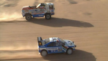 The mythical overtaking of a car by a truck at 200km/h in the 1988 Dakar