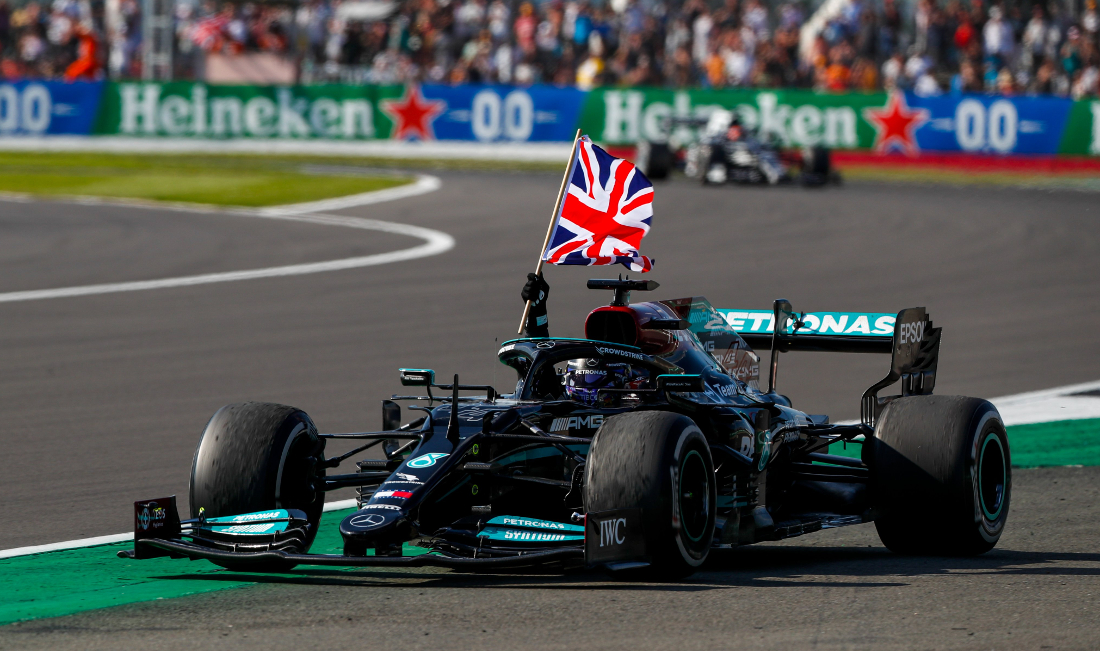 Formula 1F1 British GP: Hamilton wins after clashing with Verstappen